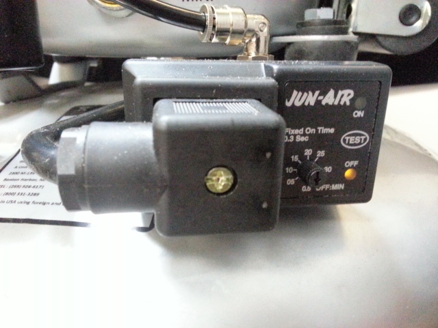 640x480 Compressor- autodrain controls - LED when motor running and has power.jpg